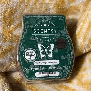 Scentsy Sweet Orange & Evergreen Wax Bar - Green